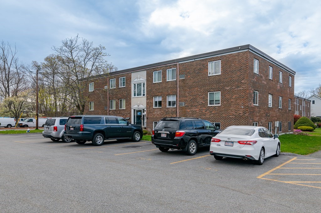 6 Universal Street, Unit 3 Framingham, MA 01702 - Photo 4 of 17