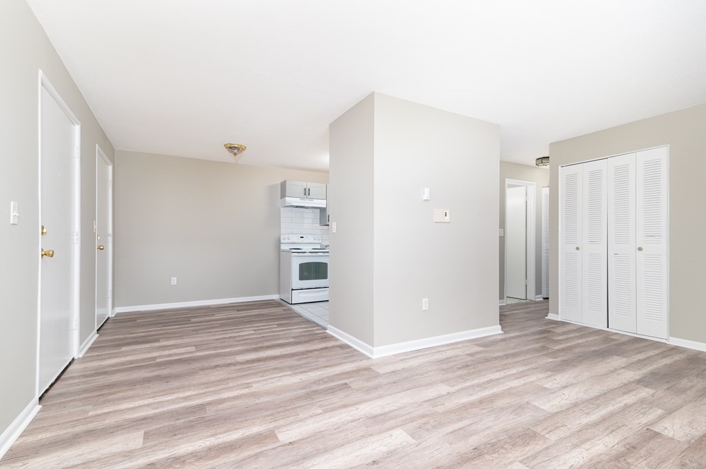 6 Universal Street, Unit 3 Framingham, MA 01702 - Photo 5 of 17
