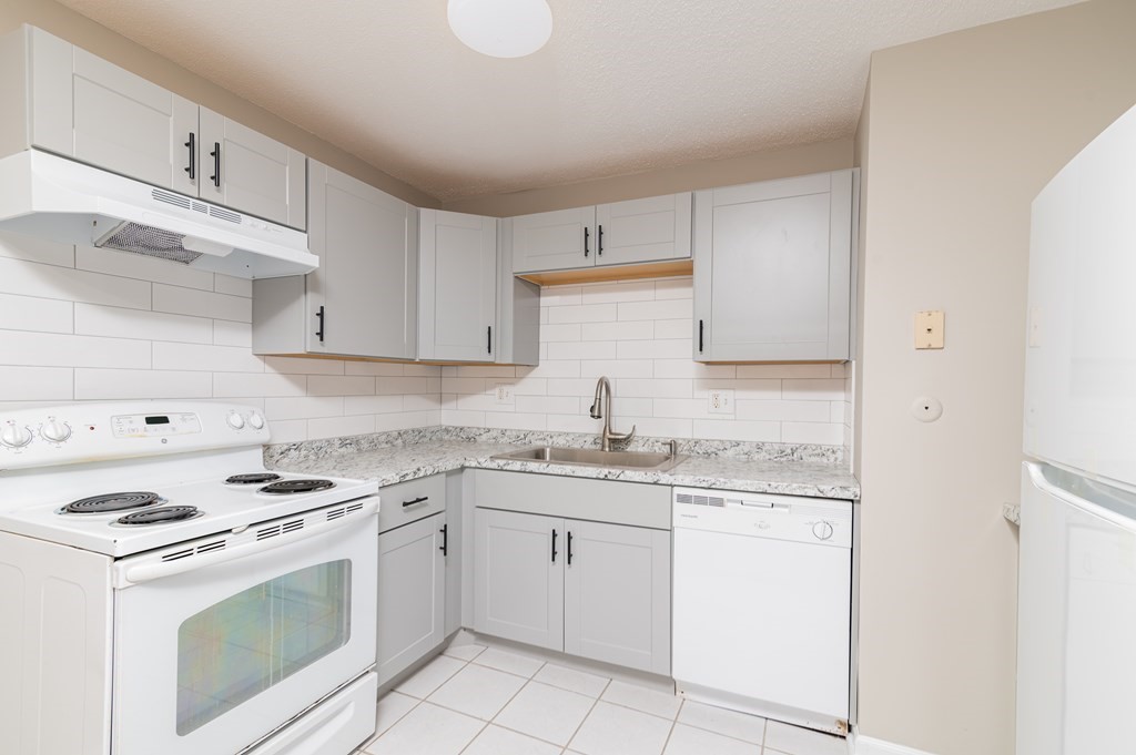 6 Universal Street, Unit 3 Framingham, MA 01702 - Photo 7 of 17