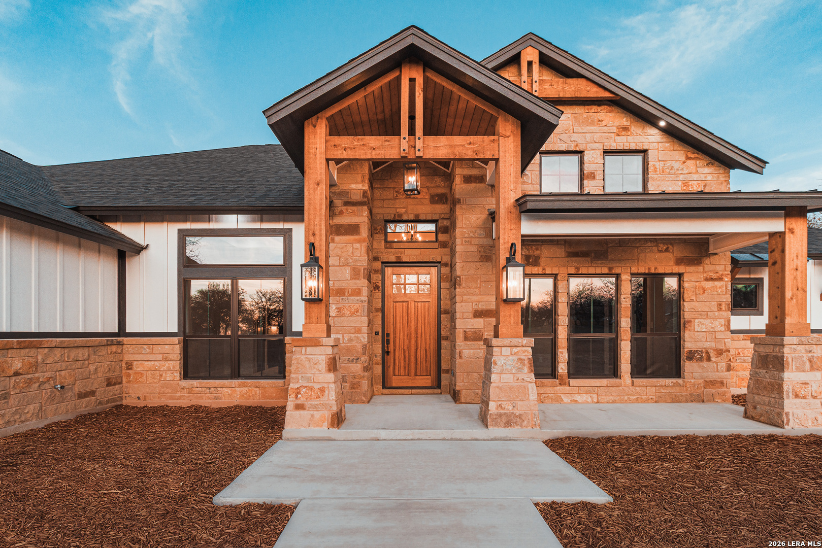 176 Hondo Ridge La Vernia, TX 78121 - Photo 4 of 28 front view of a house