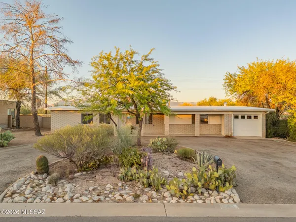$390,000 | 2952 West Avenida Cresta, Tucson, AZ 85745