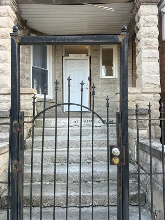 $1,595 | 4253 West Wilcox Street, Unit 2, Chicago, IL 60624