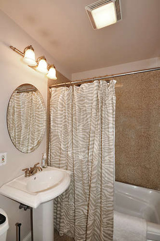 746 West Addison Street, Unit 2E Chicago, IL 60613 - Photo 12 of 16