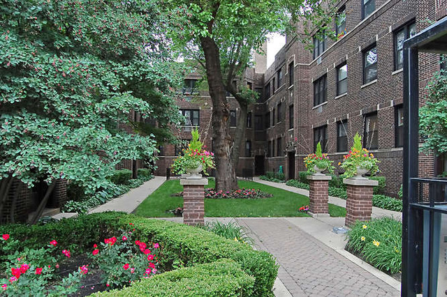 746 West Addison Street, Unit 2E Chicago, IL 60613 - Photo 3 of 16