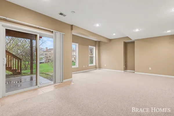 $570,000 | 2511 Black Horse Dr N East, Grand Rapids, MI 49505