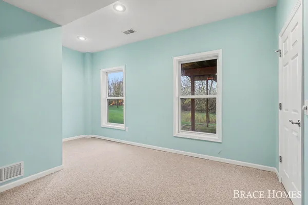 $570,000 | 2511 Black Horse Dr N East, Grand Rapids, MI 49505