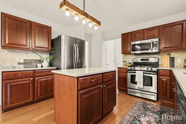 $570,000 | 2511 Black Horse Dr N East, Grand Rapids, MI 49505