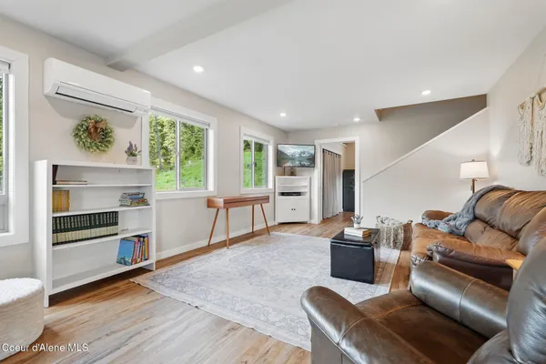 $950,000 | 204 Courtlen Court, Priest Lake, ID 83856