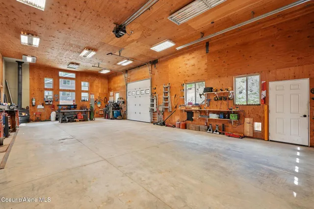 $950,000 | 204 Courtlen Court, Priest Lake, ID 83856