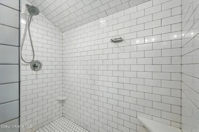 $950,000 | 204 Courtlen Court, Priest Lake, ID 83856