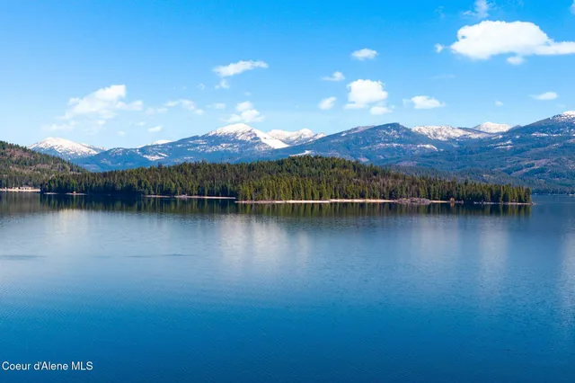 $950,000 | 204 Courtlen Court, Priest Lake, ID 83856