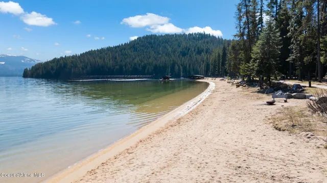 $950,000 | 204 Courtlen Court, Priest Lake, ID 83856