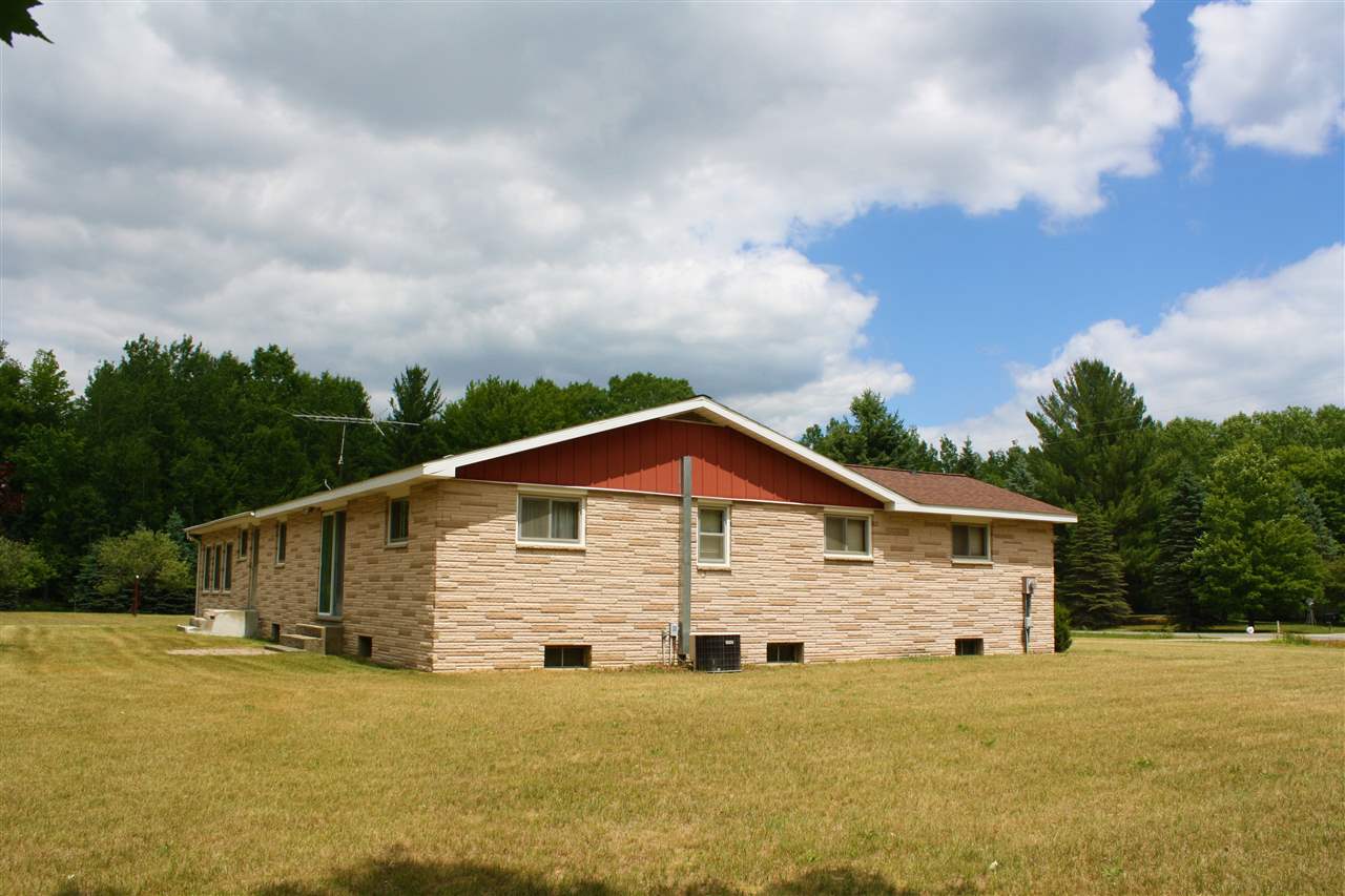 715 North Hockaday Road Gladwin, MI 48624 - Photo 4 of 24 1820159-3.JPG