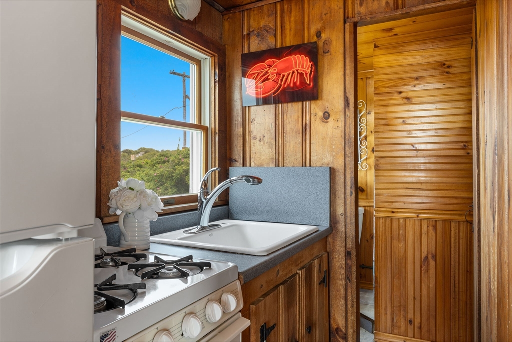 41 Seconsett Island Road Mashpee, MA 02649 - Photo 18 of 38