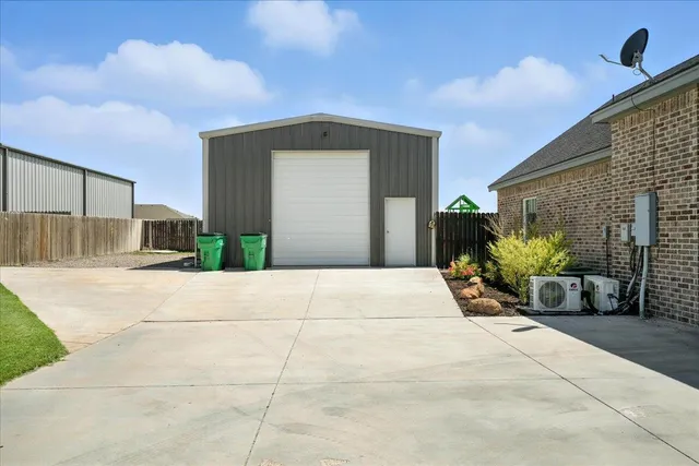 $765,000 | 3709 County Road 7650, Lubbock, TX 79423