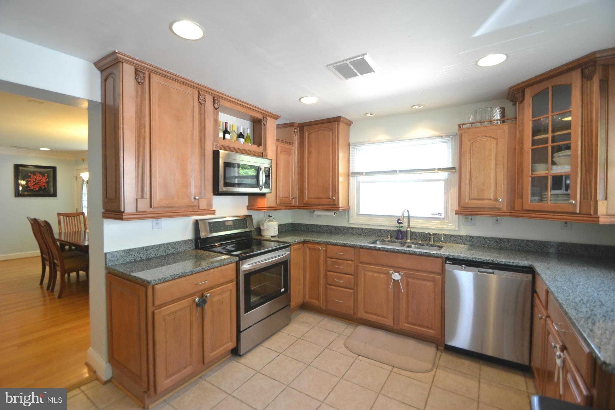 5234 Forman Court Springfield, VA 22151 - Photo 11 of 30 Kitchen
