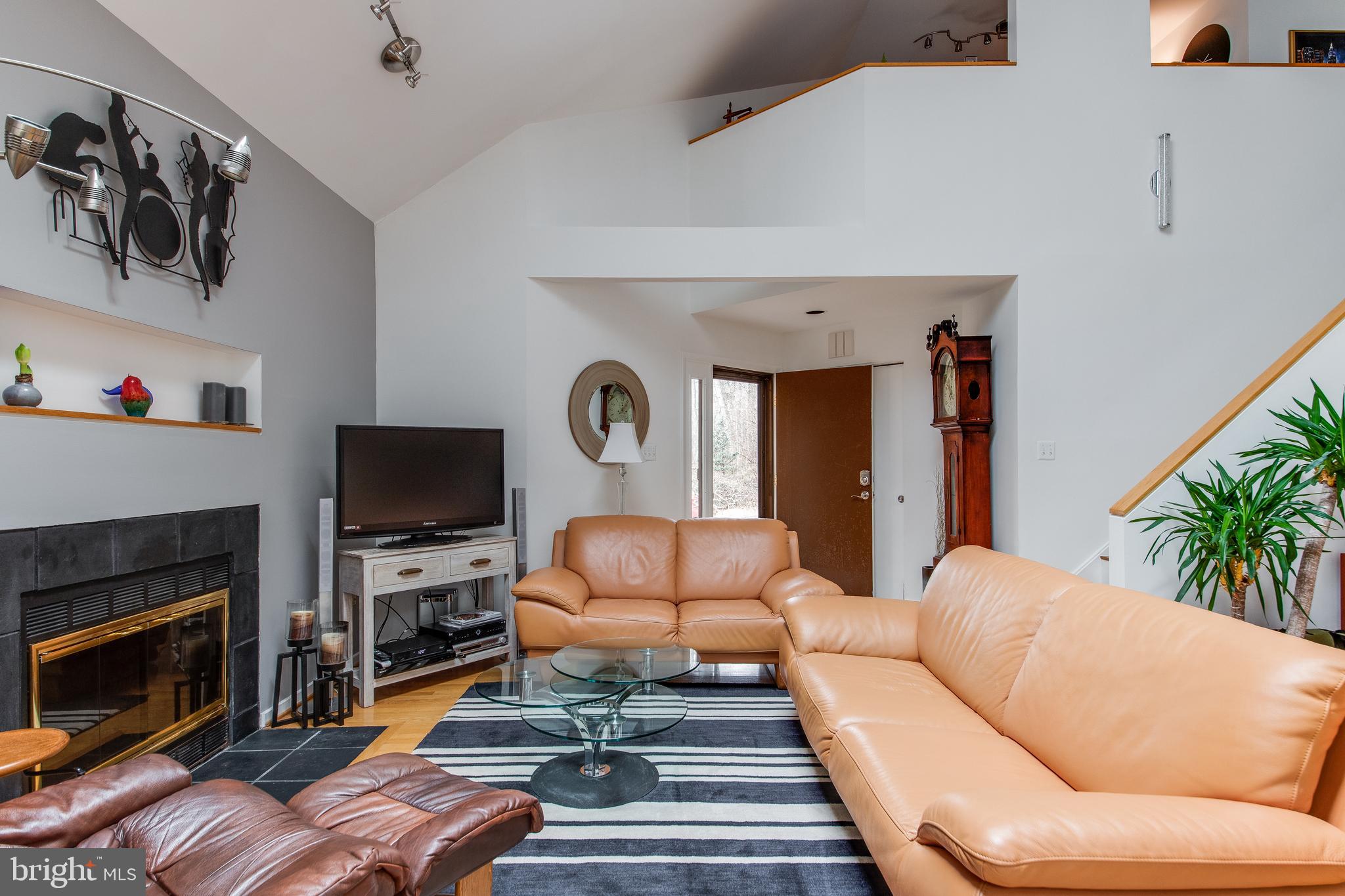 11605 Brandon Hill Way Reston, VA 20194 - Photo 5 of 30