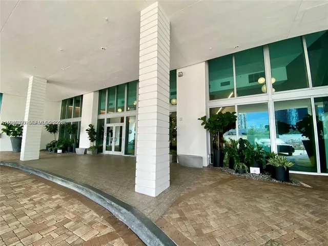 $545,000 | 350 South Miami Avenue, Unit 1905, Miami, FL 33130