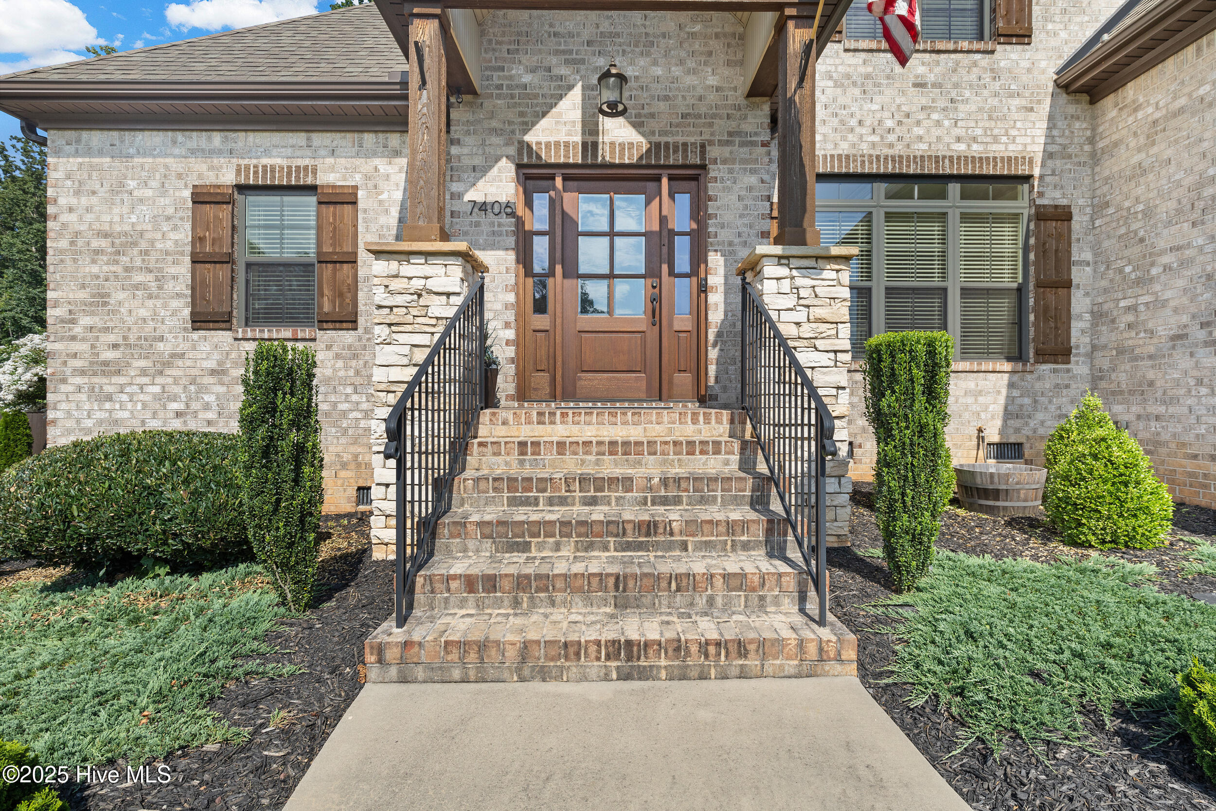 7406 Felloes Court Oak Ridge, NC 27310 - Photo 4 of 58 792a4057