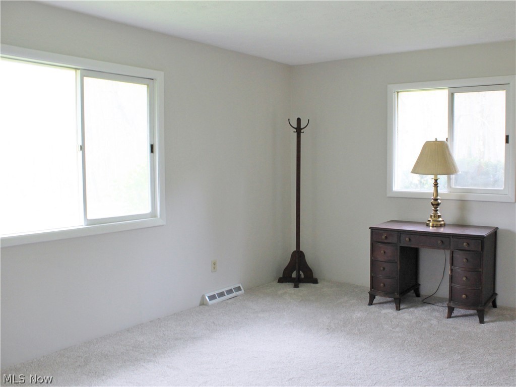 5116 Winchell Road Mantua, OH 44255 - Photo 13 of 26 Master bedroom