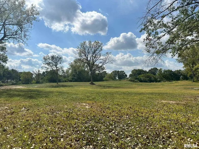 $250,000 | 15784 North Cheyenne Drive, Cuba, IL 61427