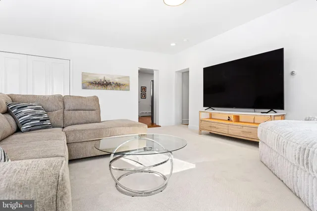 $750,000 | 840 Lindale Avenue, Drexel Hill, PA 19026