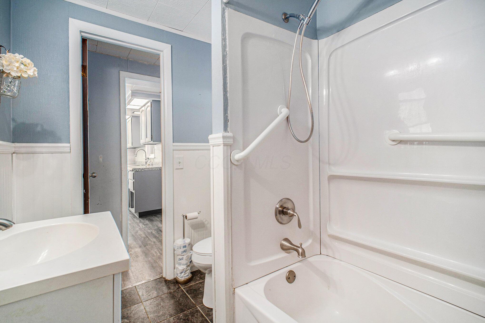 2883 Tucker Road Lucas, OH 44843 - Photo 14 of 35 Full Bathroom
