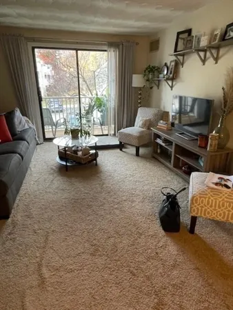 $1,950 | 46 Silver Hill Lane, Unit 5, Natick, MA 01760