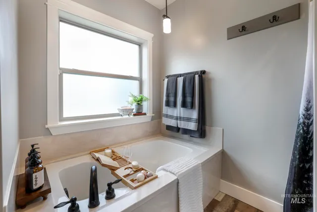 $835,000 | 115 Rosebud Drive, Rupert, ID 83350