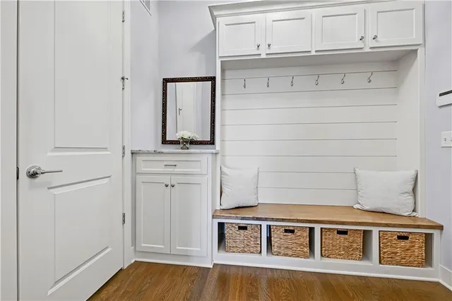 $1,250,000 | 10715 West 142nd Terrace, Overland Park, KS 66221