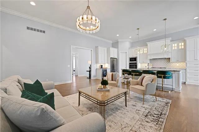 $1,250,000 | 10715 West 142nd Terrace, Overland Park, KS 66221