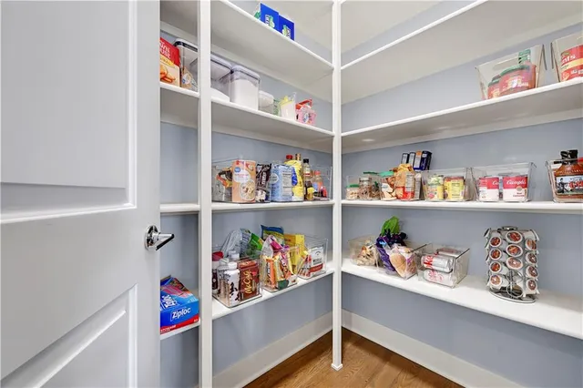 $1,250,000 | 10715 West 142nd Terrace, Overland Park, KS 66221