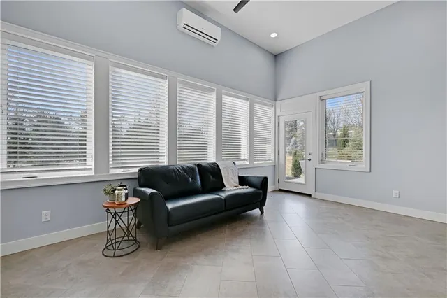 $1,250,000 | 10715 West 142nd Terrace, Overland Park, KS 66221