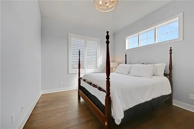 $1,250,000 | 10715 West 142nd Terrace, Overland Park, KS 66221