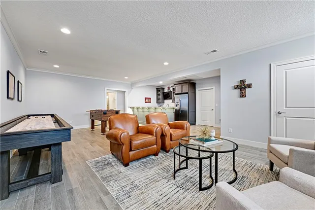 $1,250,000 | 10715 West 142nd Terrace, Overland Park, KS 66221