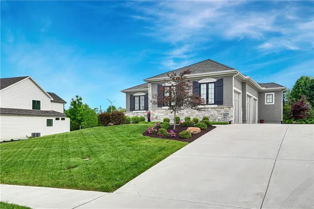 $1,250,000 | 10715 West 142nd Terrace, Overland Park, KS 66221