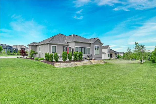 $1,250,000 | 10715 West 142nd Terrace, Overland Park, KS 66221