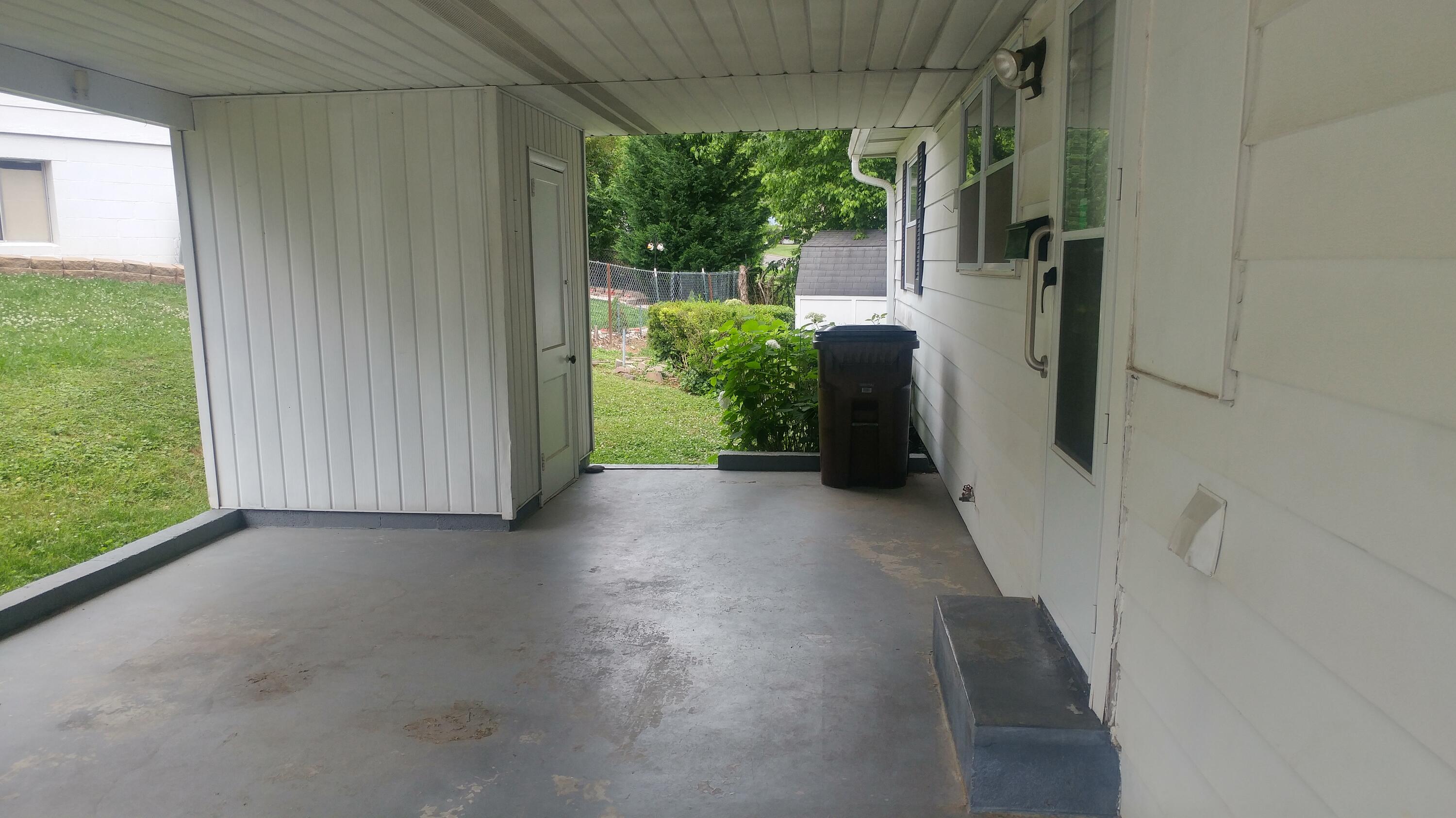 109 Kingsley Road Oak Ridge, TN 37830 - Photo 3 of 17 0606211459a_HDR