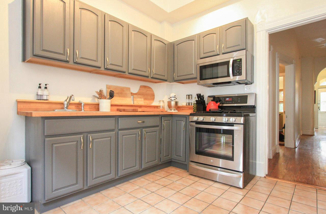 708 8th Street Northeast Washington, DC 20002 - Photo 6 of 13 Kitchen