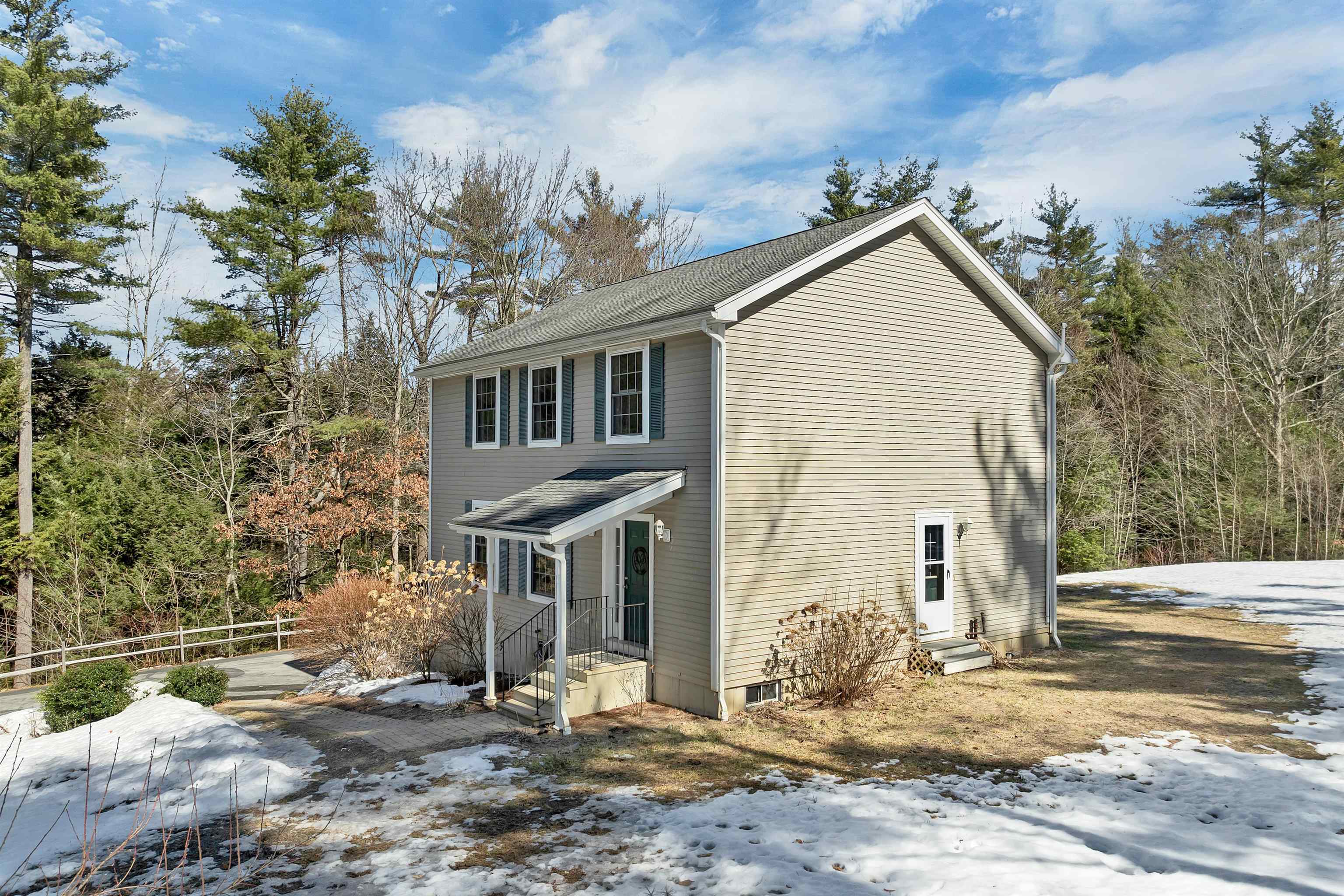 43 Cross Road Chichester, NH 03258 - Photo 4 of 57