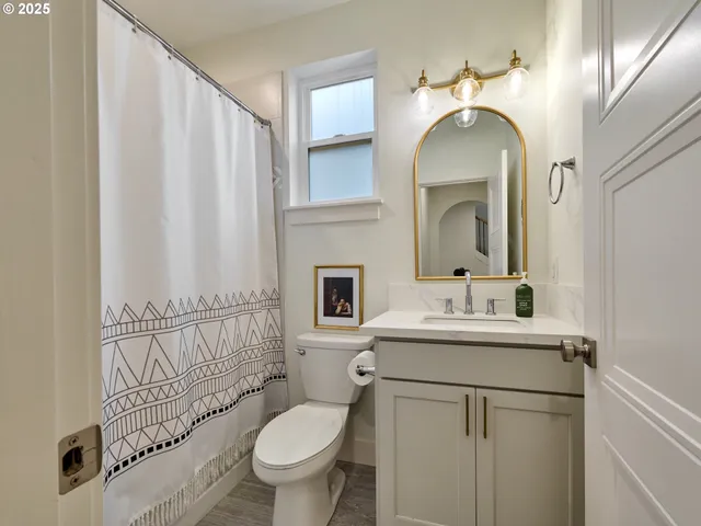 $769,000 | 833 Hawk Drive, Silverton, OR 97381