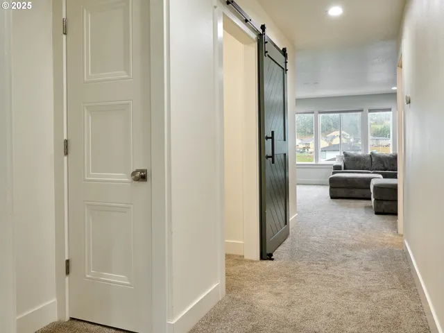 $769,000 | 833 Hawk Drive, Silverton, OR 97381