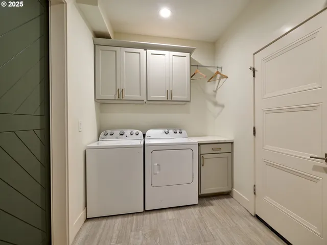 $769,000 | 833 Hawk Drive, Silverton, OR 97381