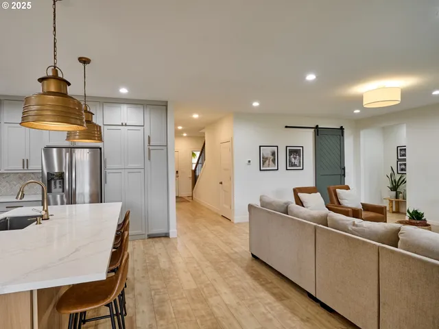 $769,000 | 833 Hawk Drive, Silverton, OR 97381