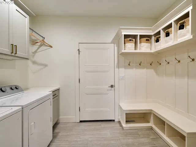 $769,000 | 833 Hawk Drive, Silverton, OR 97381