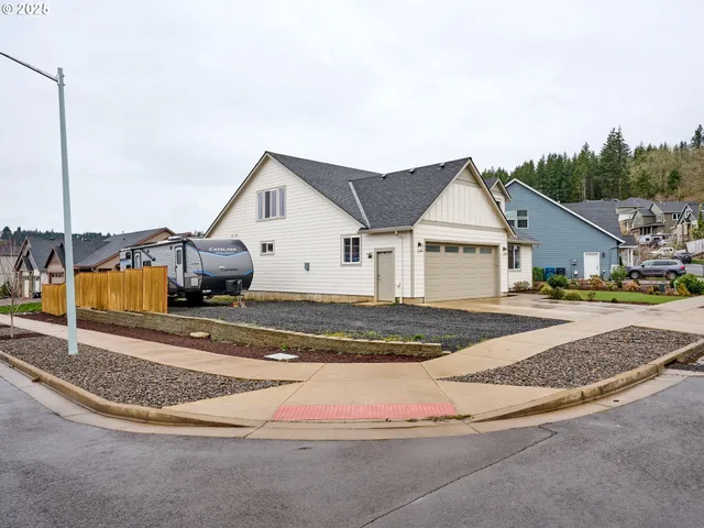 $769,000 | 833 Hawk Drive, Silverton, OR 97381
