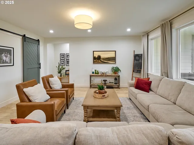 $769,000 | 833 Hawk Drive, Silverton, OR 97381