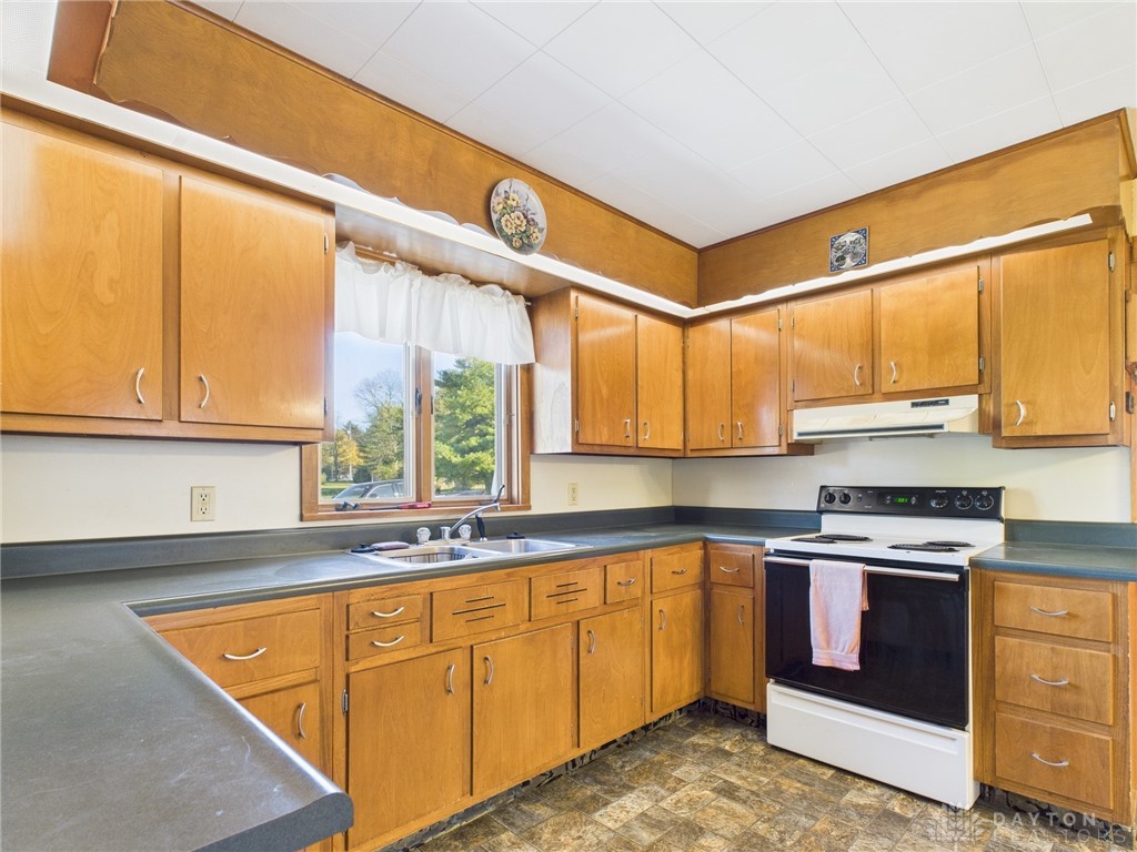4551 Hogpath Road Greenville, OH 45331 - Photo 4 of 48 Gallery Image 4