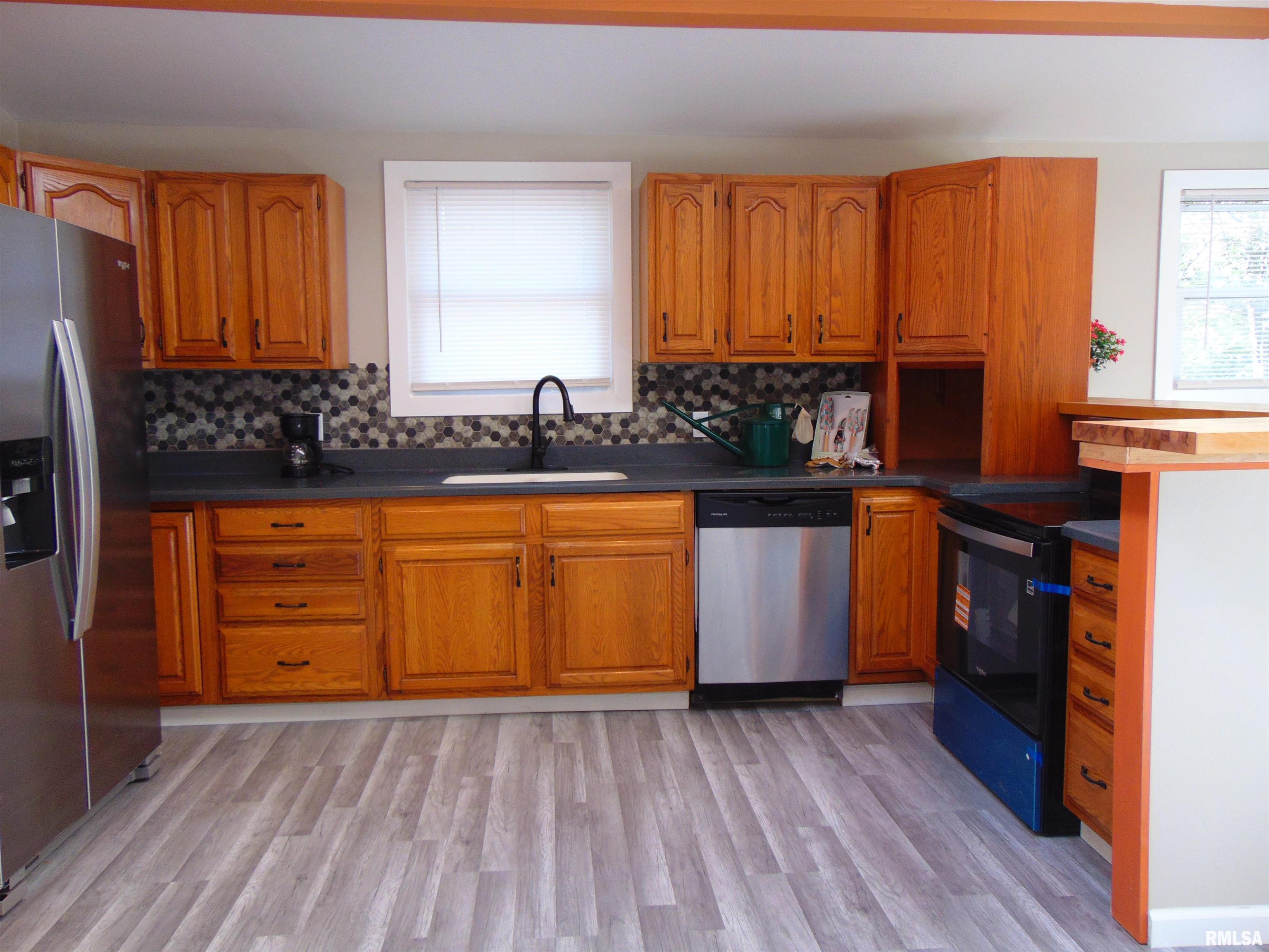 812 West Madison Street Herrin, IL 62948 - Photo 12 of 39