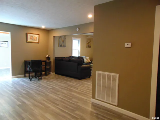 $130,000 | 812 West Madison Street, Herrin, IL 62948